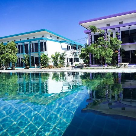 Menam Resort Nakhon Pathom Exteriör bild