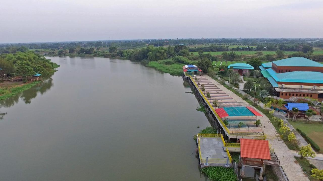 Menam Resort Nakhon Pathom Exteriör bild