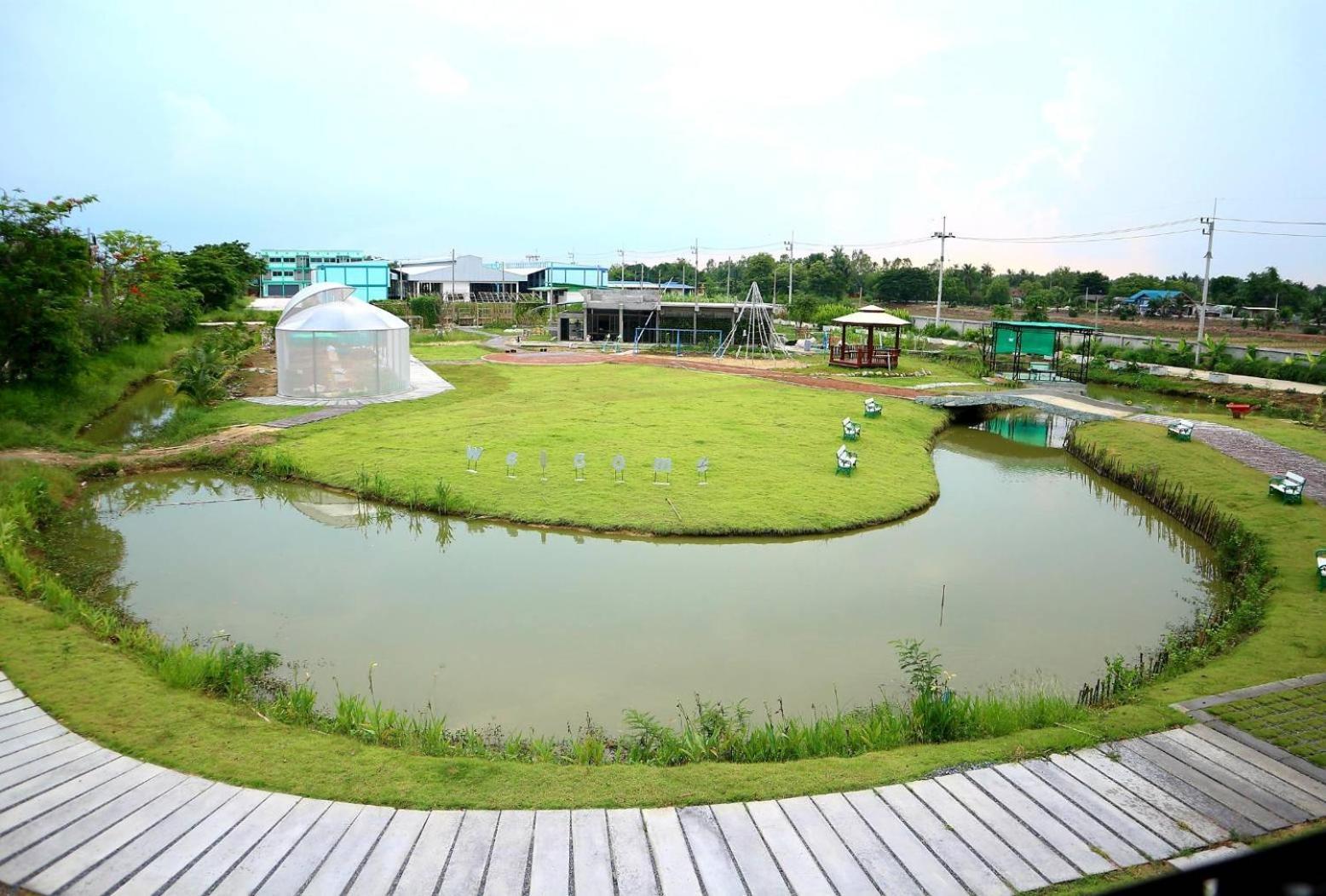 Menam Resort Nakhon Pathom Exteriör bild
