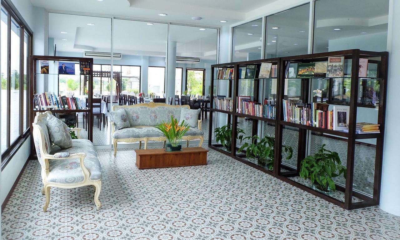 Menam Resort Nakhon Pathom Exteriör bild