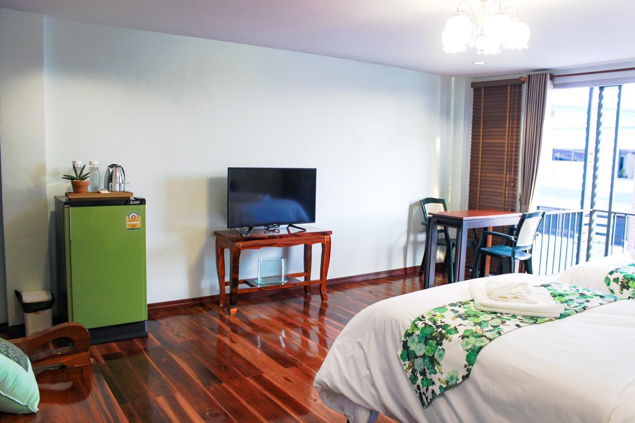 Menam Resort Nakhon Pathom Exteriör bild