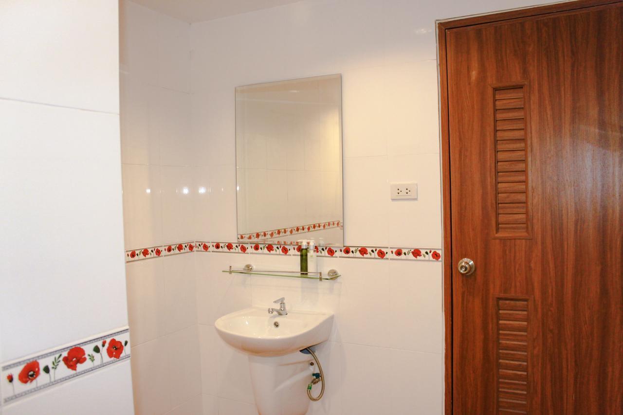 Menam Resort Nakhon Pathom Exteriör bild
