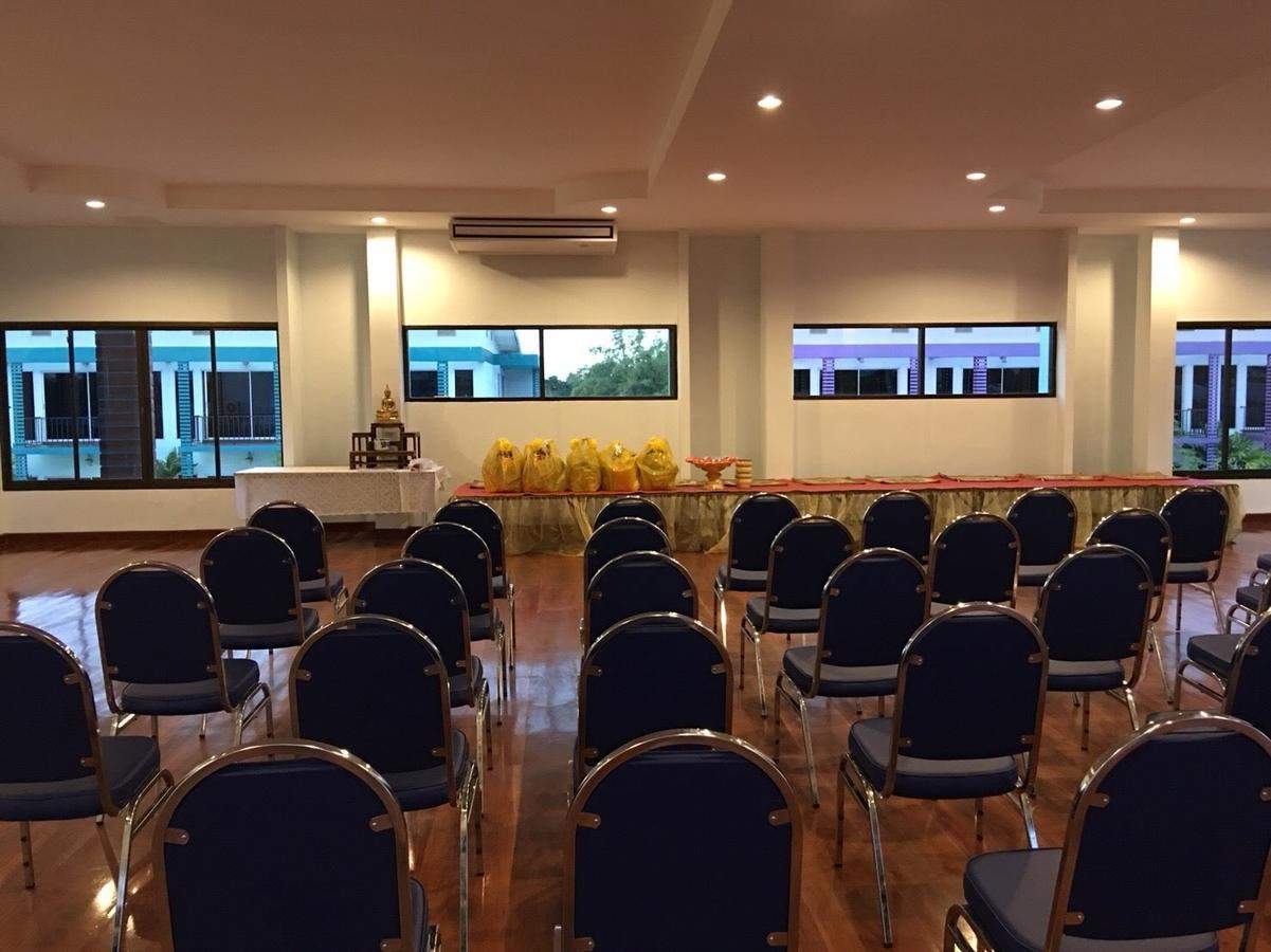 Menam Resort Nakhon Pathom Exteriör bild