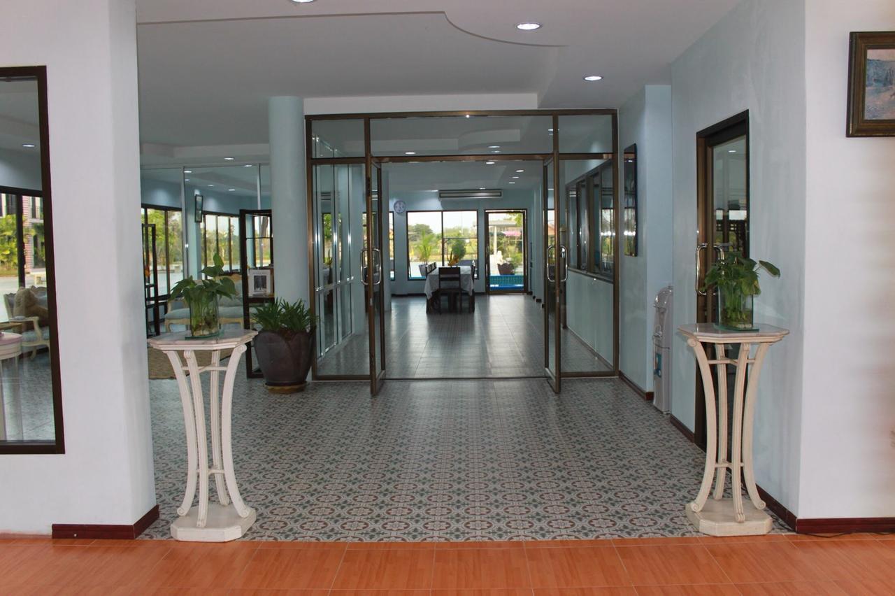 Menam Resort Nakhon Pathom Exteriör bild