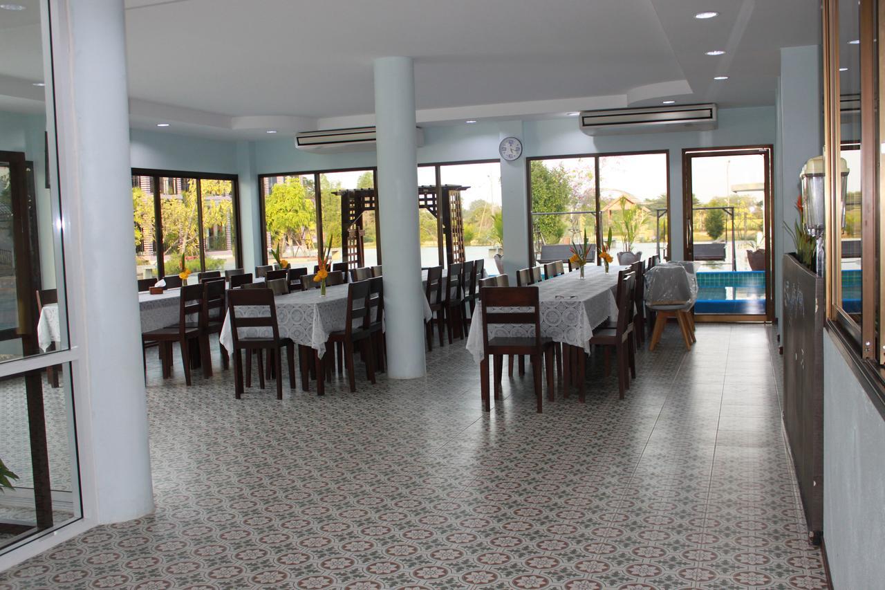 Menam Resort Nakhon Pathom Exteriör bild