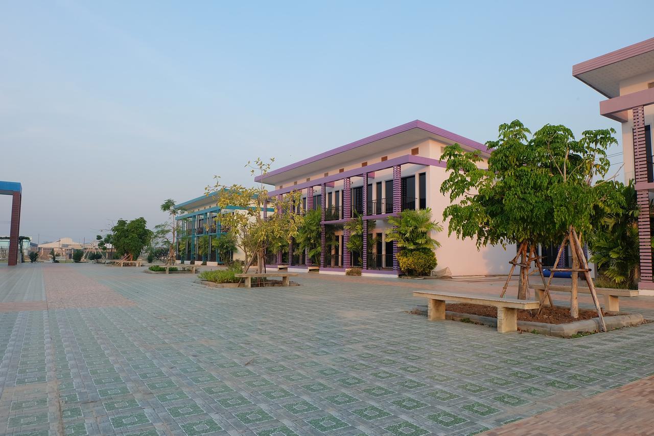 Menam Resort Nakhon Pathom Exteriör bild