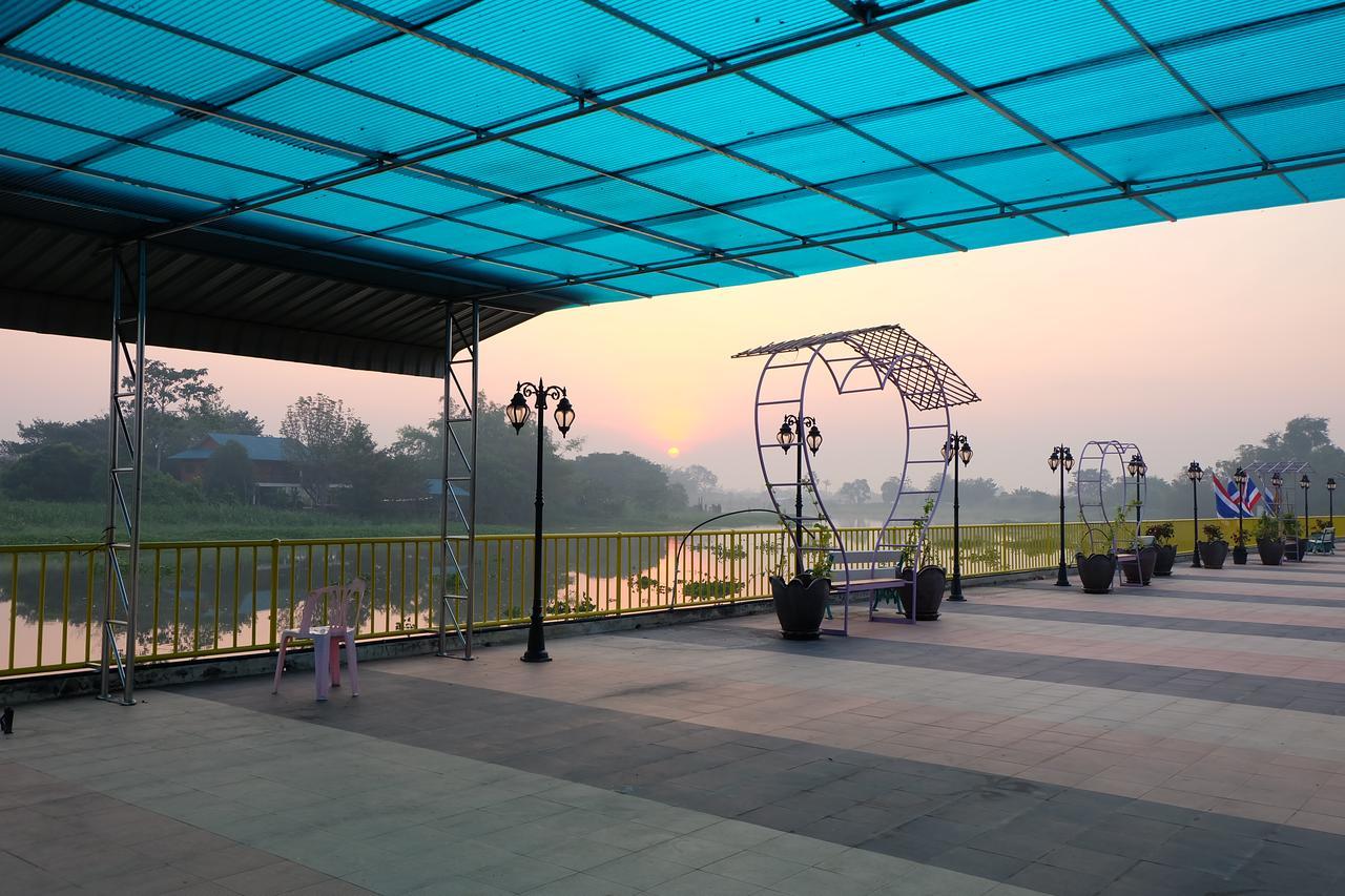 Menam Resort Nakhon Pathom Exteriör bild