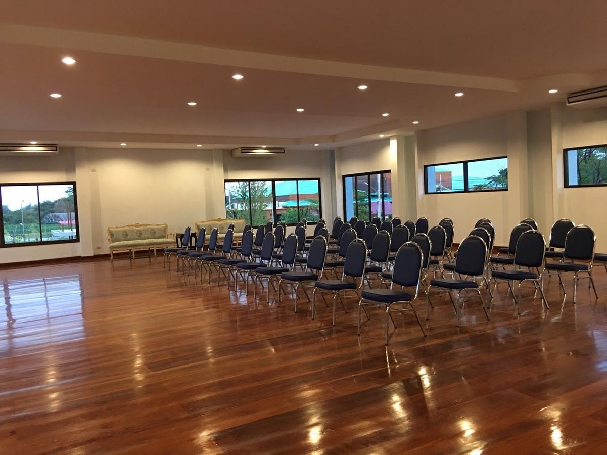 Menam Resort Nakhon Pathom Exteriör bild