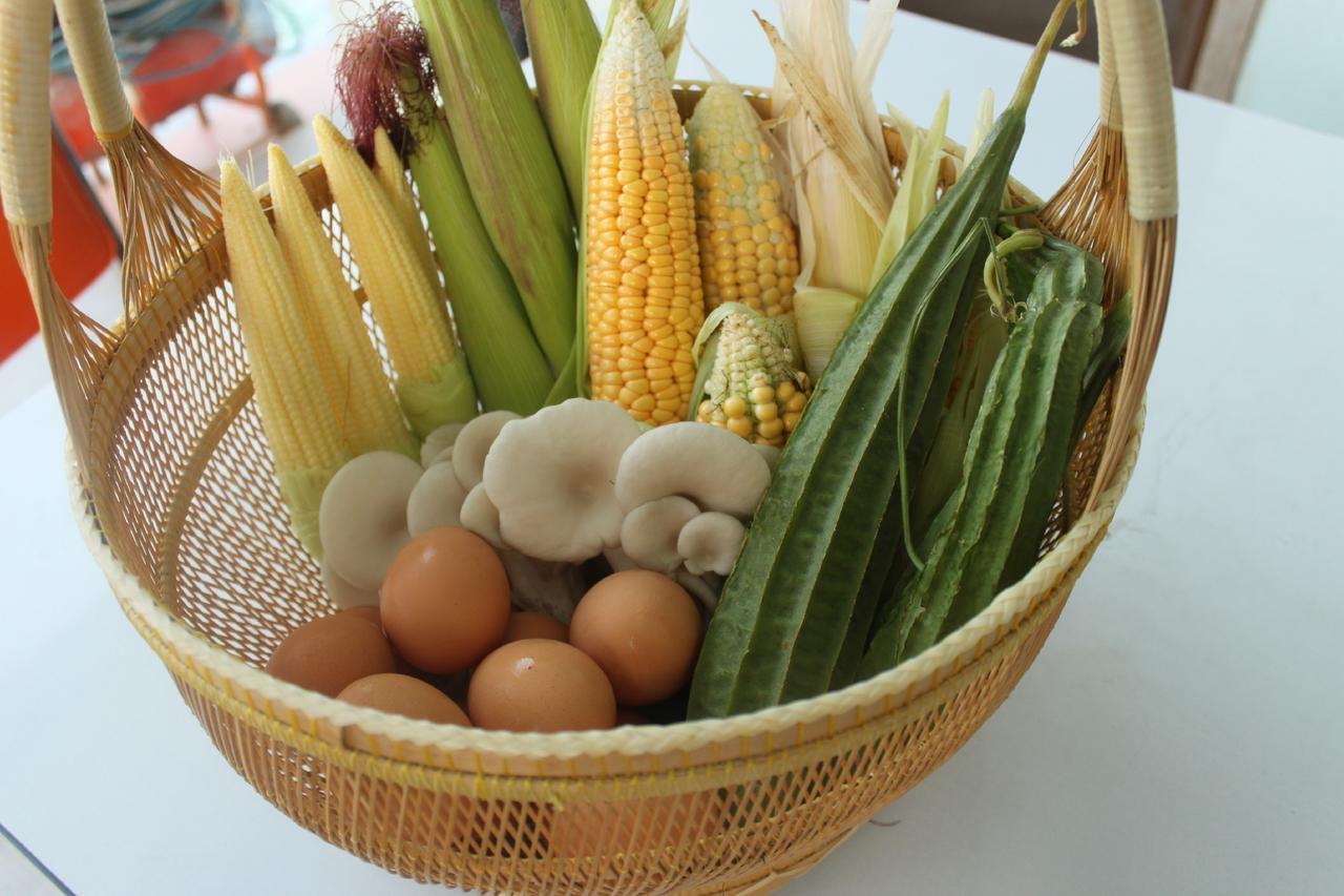 Menam Resort Nakhon Pathom Exteriör bild