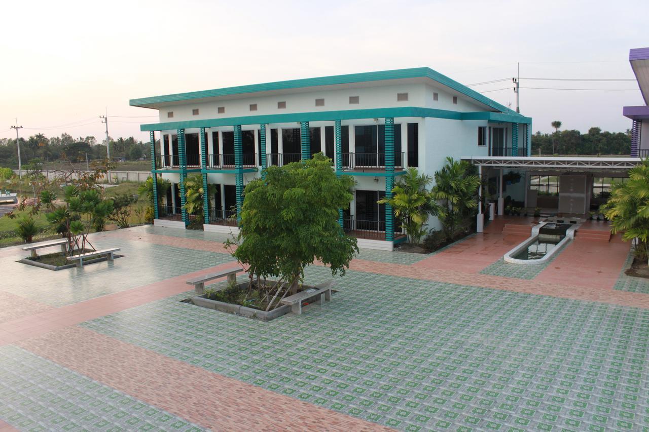 Menam Resort Nakhon Pathom Exteriör bild